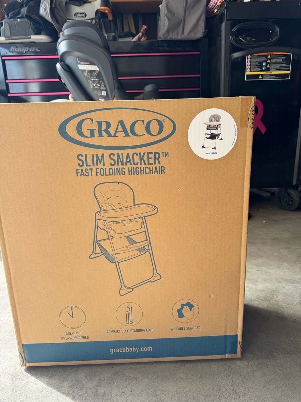 Graco 1927570 Slim Snacker High Chair - Gray NIB